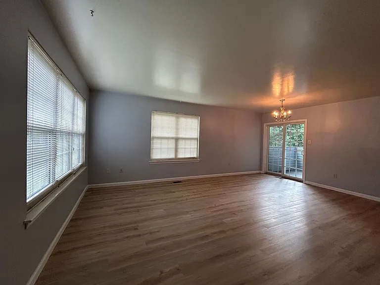 27 Martine Ct #2 — Photo 3