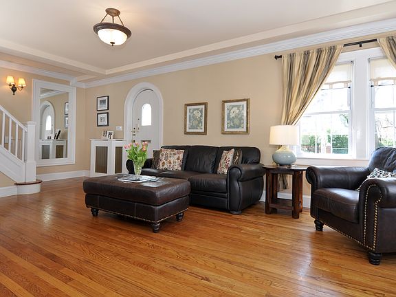 3rd image of 141 Villa Ave