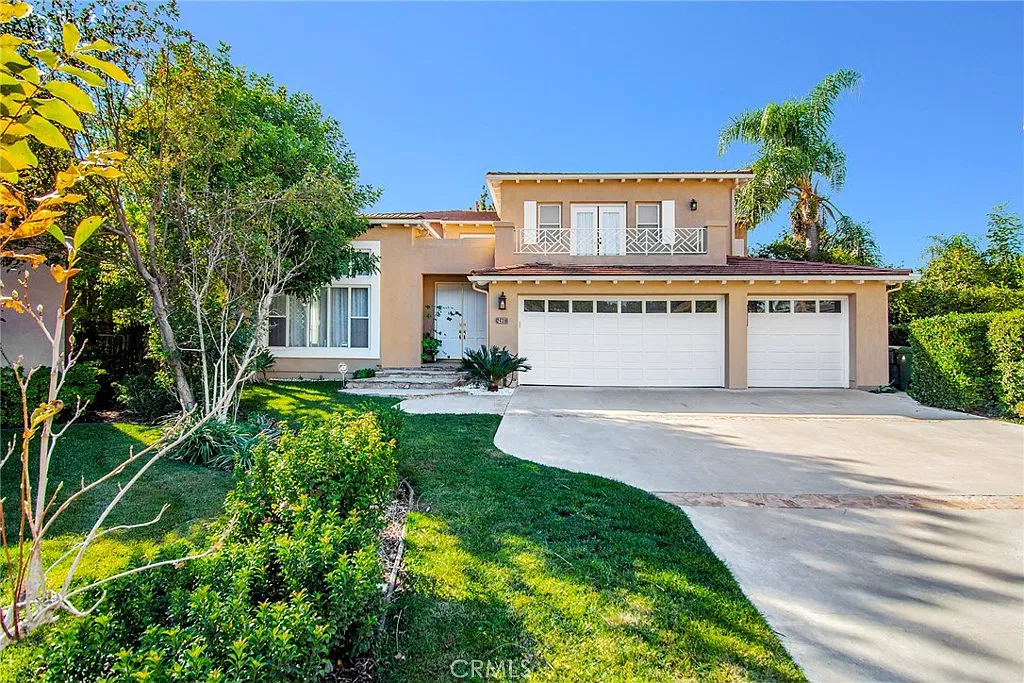 5 bed, 4.5 bath, 4410 sqft, $9,500 — Photo 1