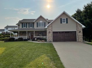 617 33rd Ave N, Clinton, IA 52732