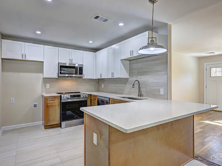 810 Commodore Dr NW #240-216 — Photo 2