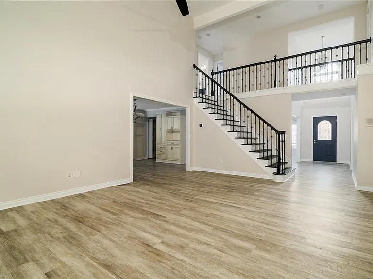 38291 River Park Dr — Photo 4