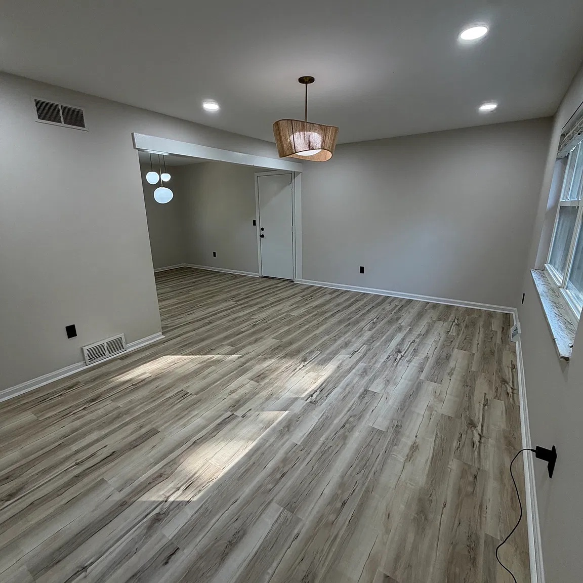 4 bed, 2.5 bath, 1699 sqft, $2,400 — Photo 3