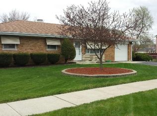 9721 S Meade Ave, Oak Lawn, IL 60453