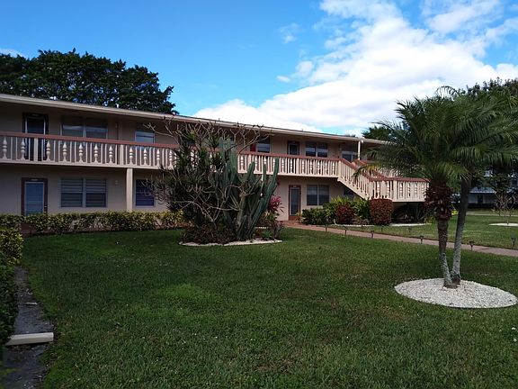 3rd image of 55 Upminster Cres #55