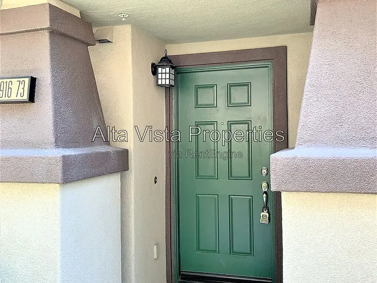 16916 Hutchins Lndg #73 — Photo 1