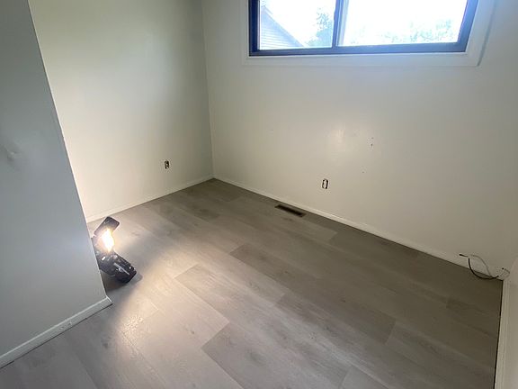 4th image of 55 Creekside Dr #A