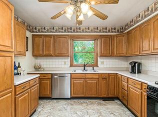 15 Meadow Dr, Pickerington, OH 43147