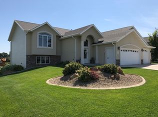 4201 Valley Dr, Bismarck, ND 58503