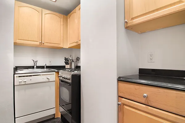 Rented by WAM Partners - William Moses Co. | media 26