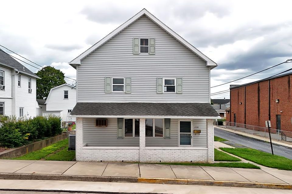 1st image of 226 E 9th St