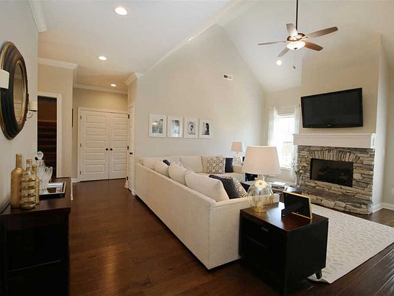 4th image of 3053 Equestrian Ct