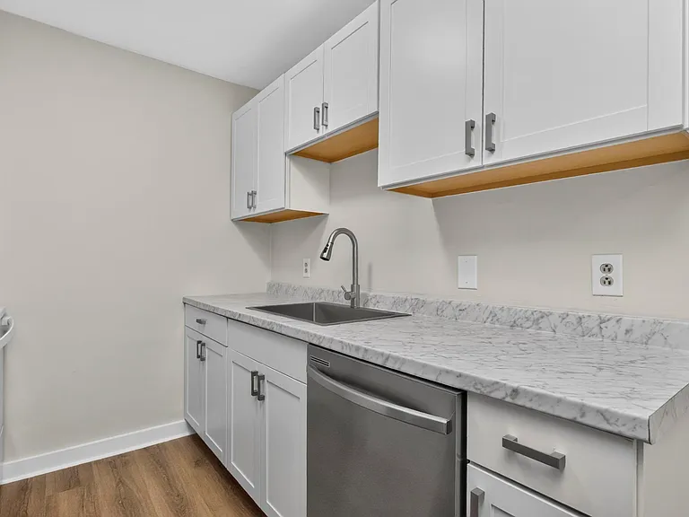 550 Harding Pl #E103 — Photo 23