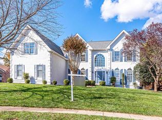 1701 Raleigh Hill Rd, Vienna, VA 22182