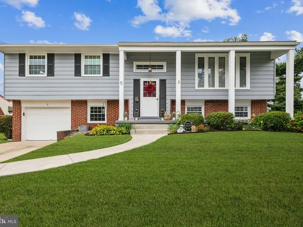 5 Peachtree Ln, Burlington, NJ 08016