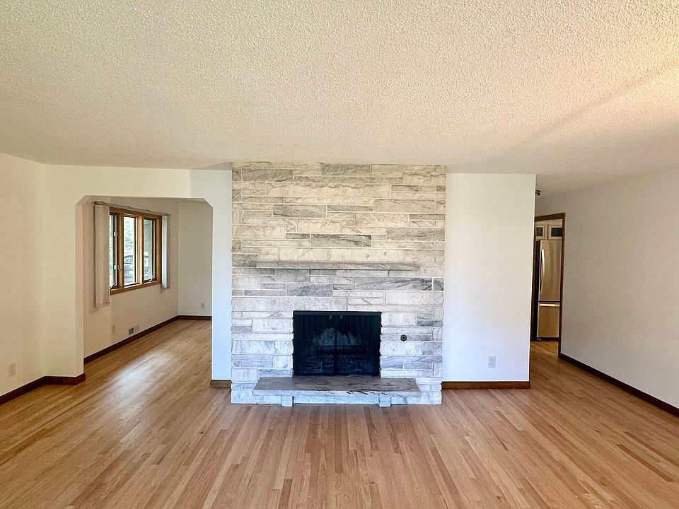 1st image of 7301 Glouchester Dr #1