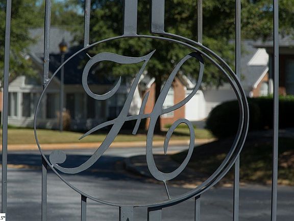 4th image of 700 Heritage Club Dr