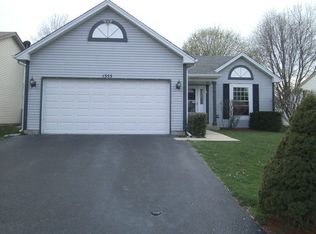 1353 Burns Dr, Elgin, IL 60120