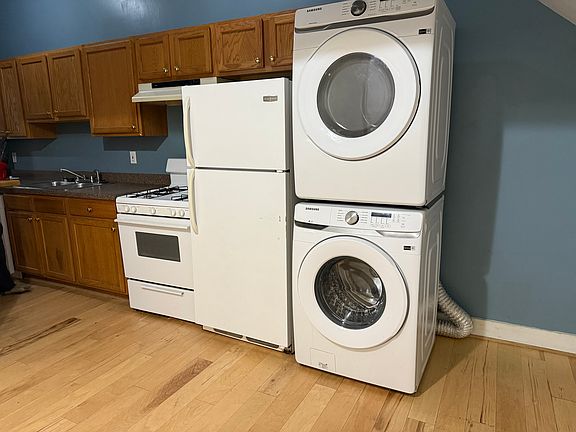 4th image of 2121 1/2 W Main St APT 1