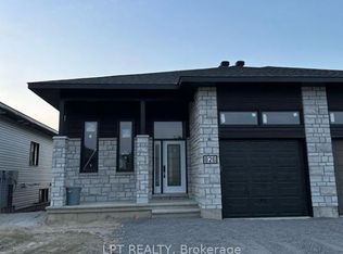 826 Namur St, Russell, ON K0A 1W0