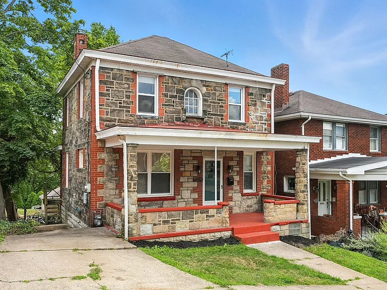 3229 Beacon Hill Ave — Photo 1