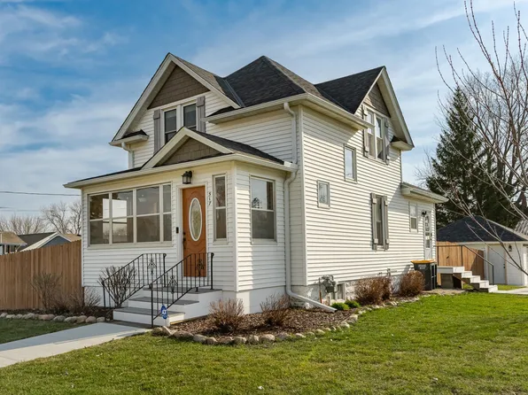 517 Center Ave S, Hayfield, MN 55940