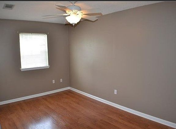 5th image of 345 Arlington Dr
