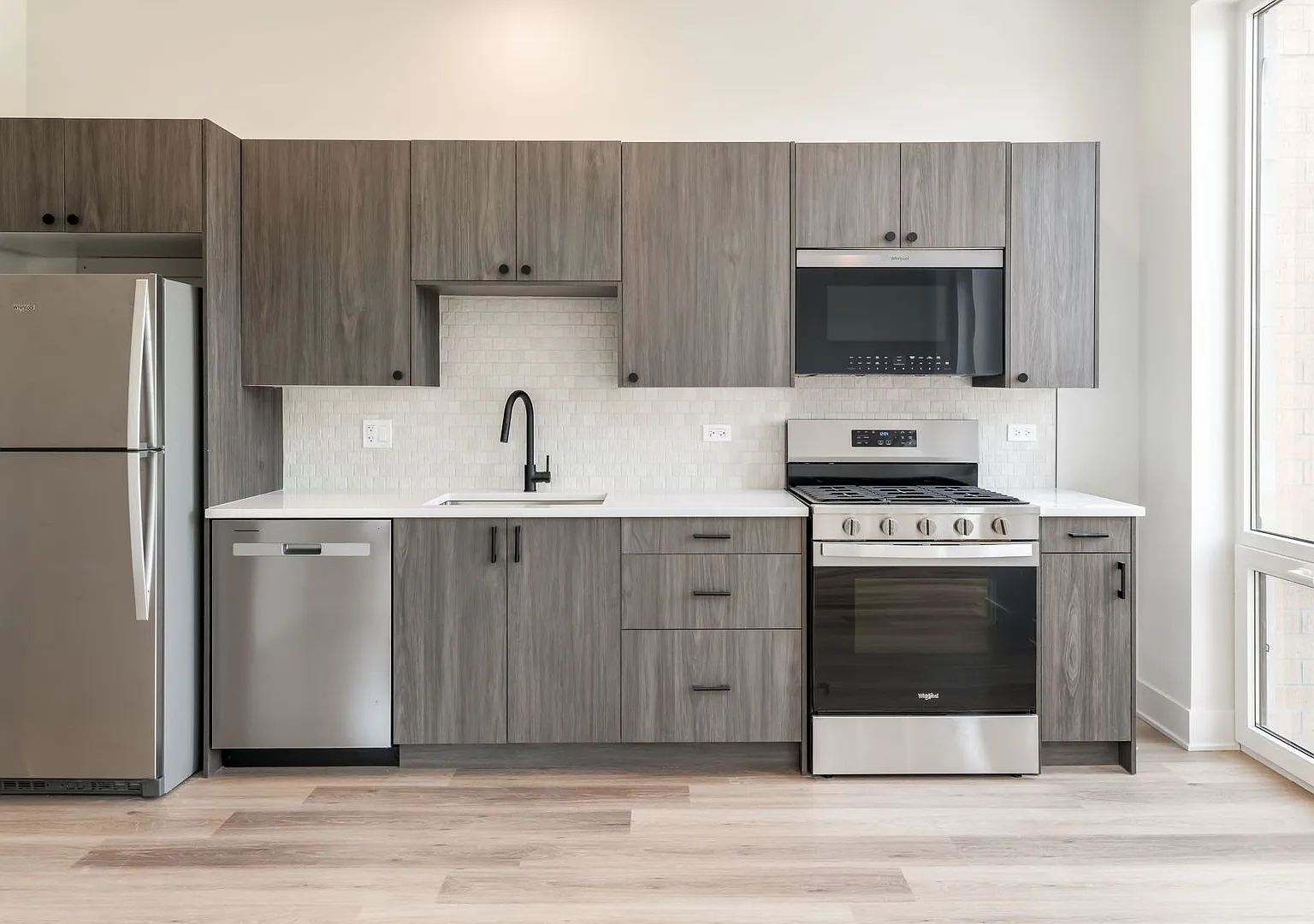 1 bed, 1.0 bath, 846 sqft, $3,095 — Photo 1