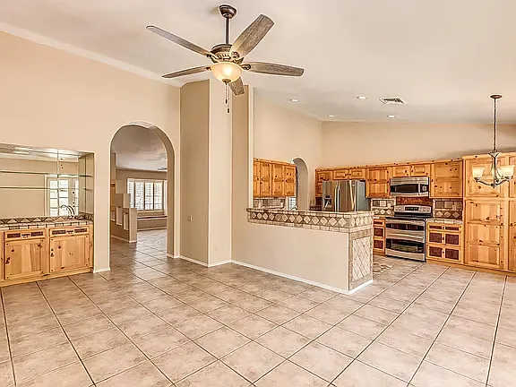 1211 E Drake Dr — Photo 16
