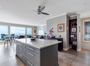 15364 Victoria Ave, White Rock, BC V4B 1H2