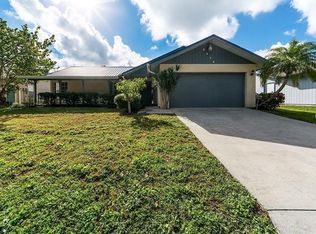 2410 55th Ave E, Bradenton, FL 34203