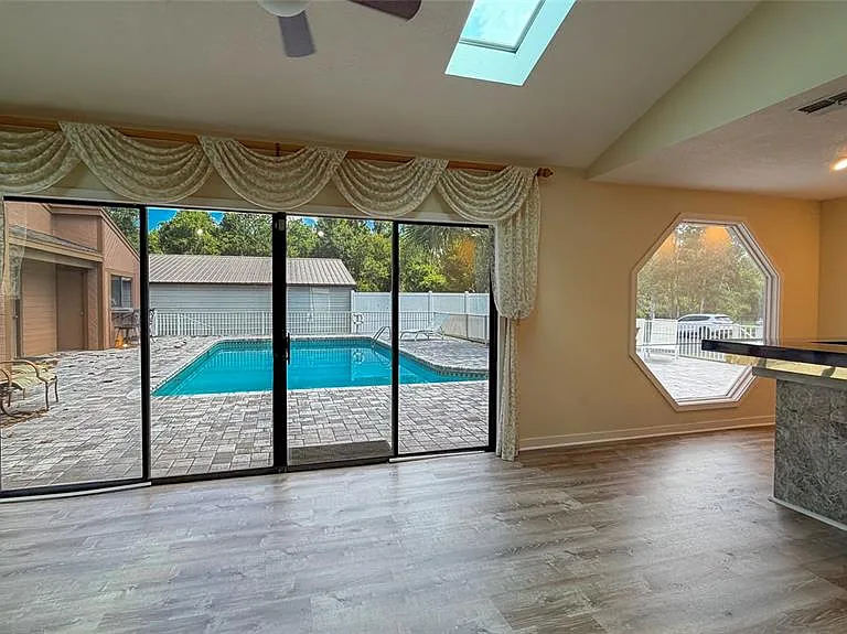 8445 Cessna Dr — Photo 29