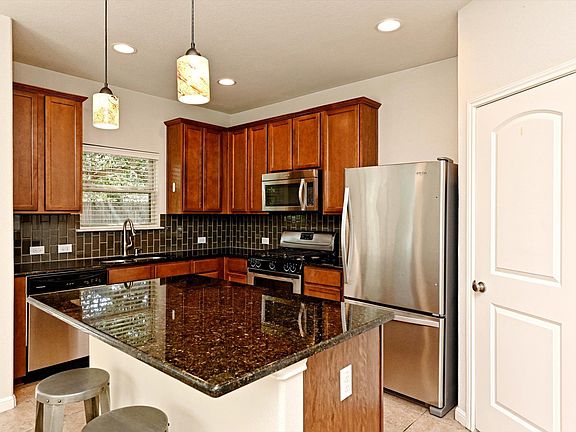 3rd image of 7337 Menchaca Rd #32