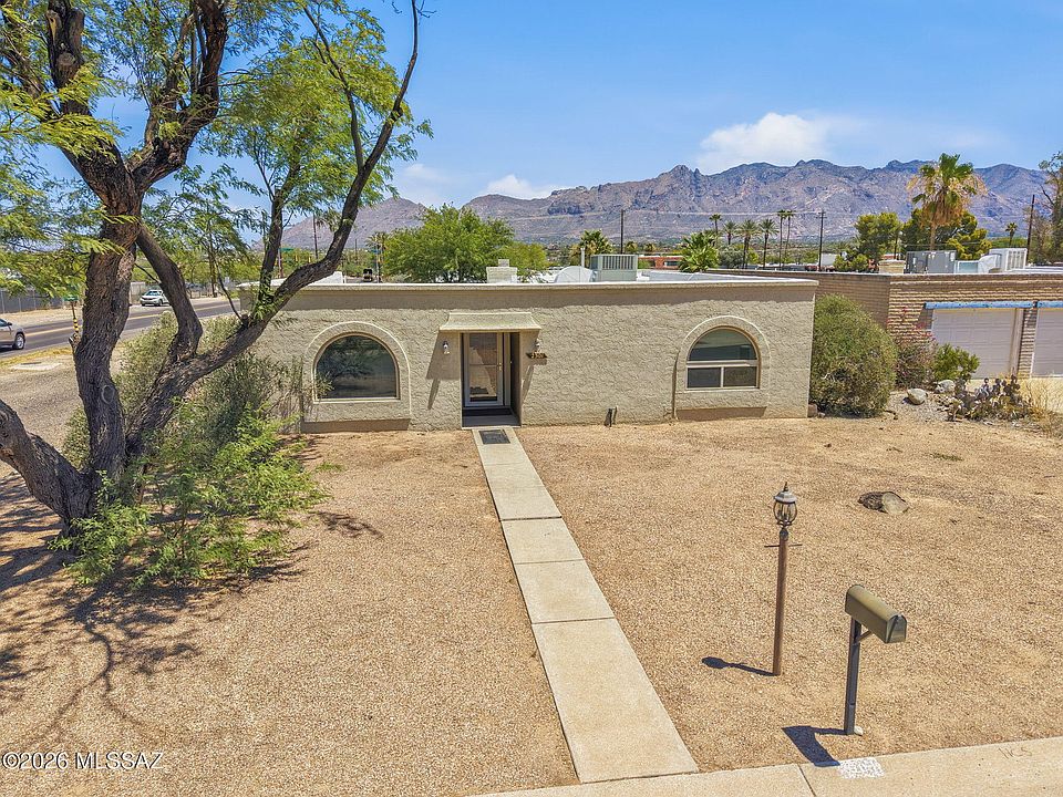 1st image of 2501 E Greenlee Pl