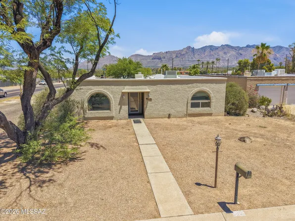 2501 E Greenlee Pl, Tucson, AZ 85716