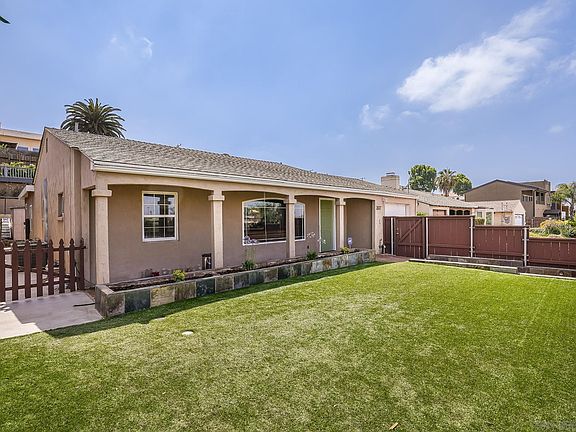 3rd image of 2667 Burgener Blvd