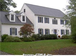 37 James Vincent Dr, Clinton, CT 06413