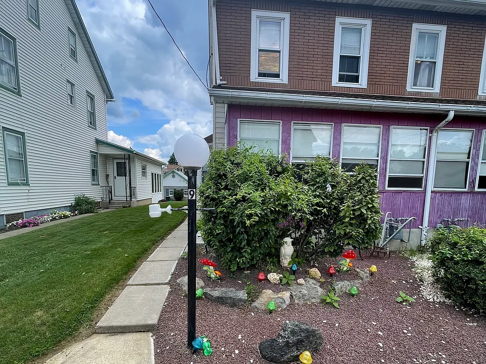 9 N 4th St