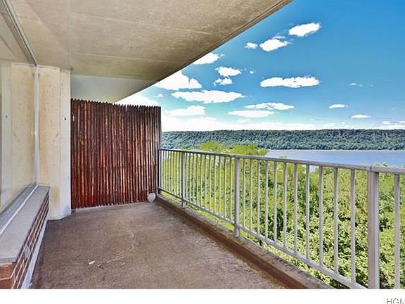 4th image of 4455-4465 Douglas Ave #9L