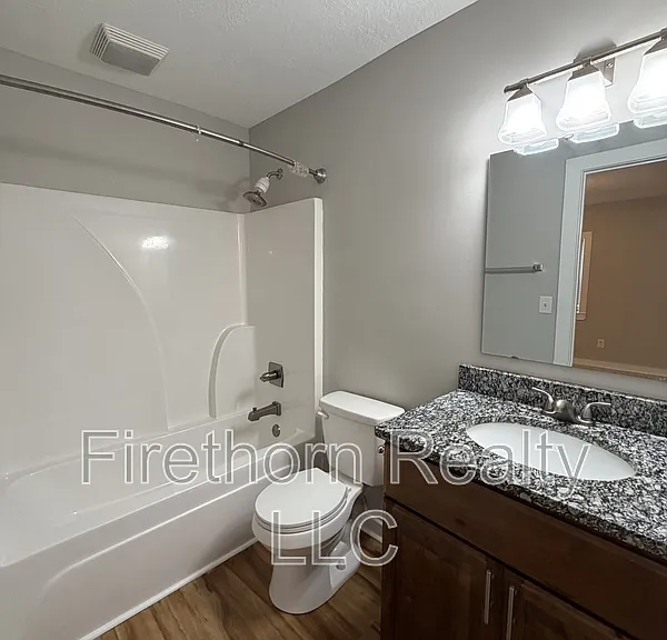 534 Basin St — Photo 3