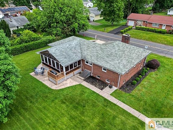 2nd image of 322 Highland Ave