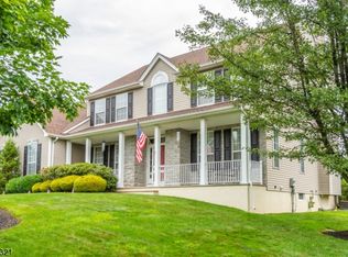 7 Saunders Ln, Hackettstown, NJ 07840