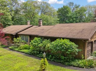 394 Snydertown Rd, Craryville, NY 12521