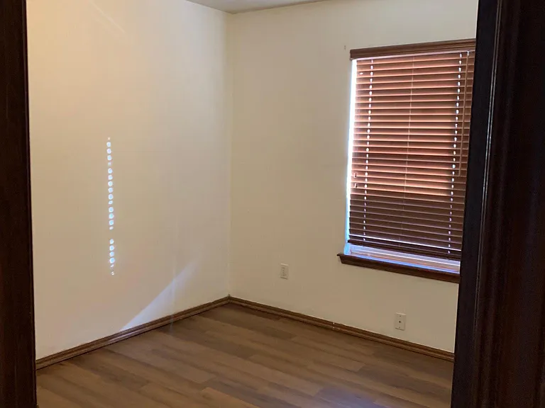 10225 Aberdeen Dr — Photo 5