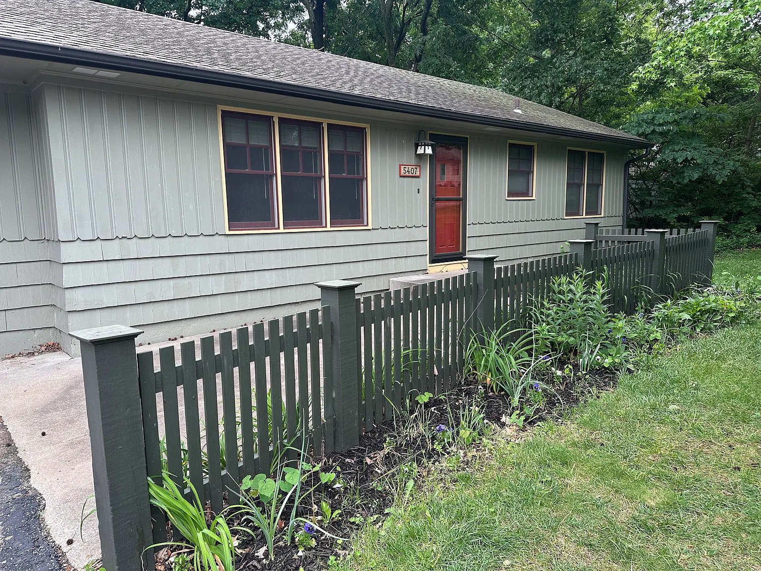 3 bed, 1690 sqft, $2,995 — Photo 2