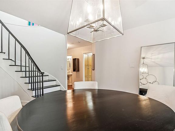 4th image of 762 S Village Cir #762