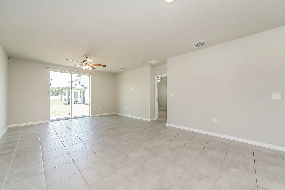 4 bed, 2.0 bath, 1687 sqft, $2,265 — Photo 4