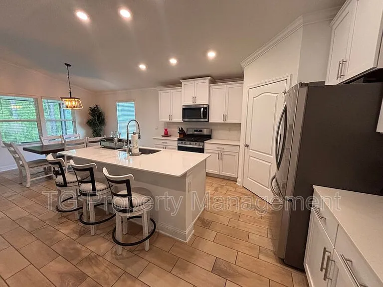 248 Zancara St — Photo 19
