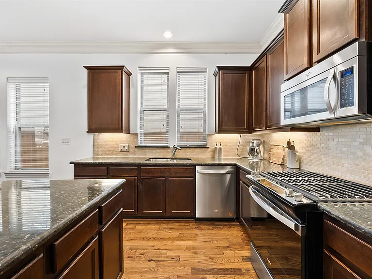 8758 Kempwood Dr — Photo 9