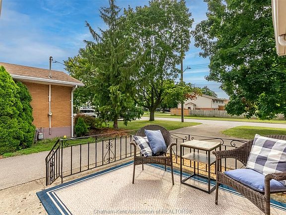 3rd image of 71 McFarlane Ave